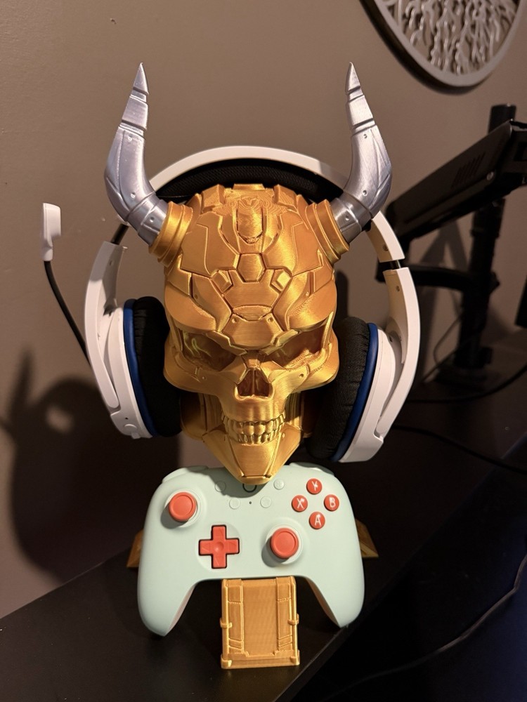 Skull Controller/Headphone Holder