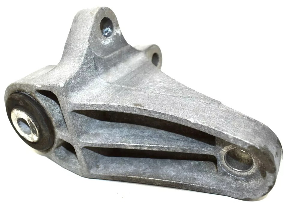 Ford Focus 2012-2018 Transmisson Rear Lower Torque Mount Bracket