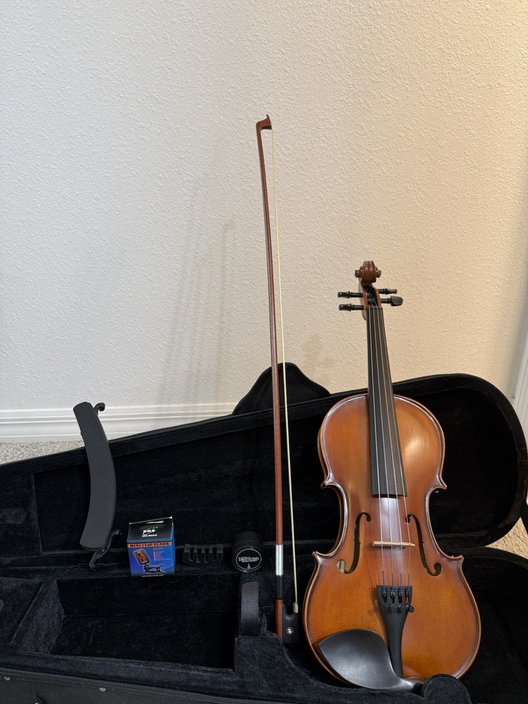 Tower Strings Entertainer Violin 4/4 with Case & Bow