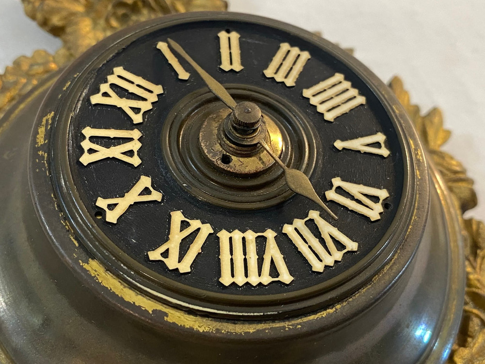 Cartel Wall Hanging Clock RUNS (SEE DESCRIPTION)