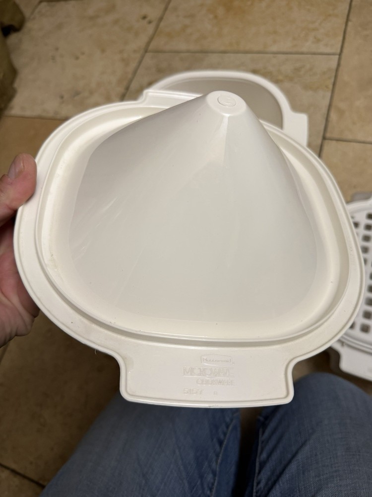 RUBBERMAID MICROWAVE COOKWARE 9 PC STACKING NESTING SET 3 2 & 1 QT BOWLS +