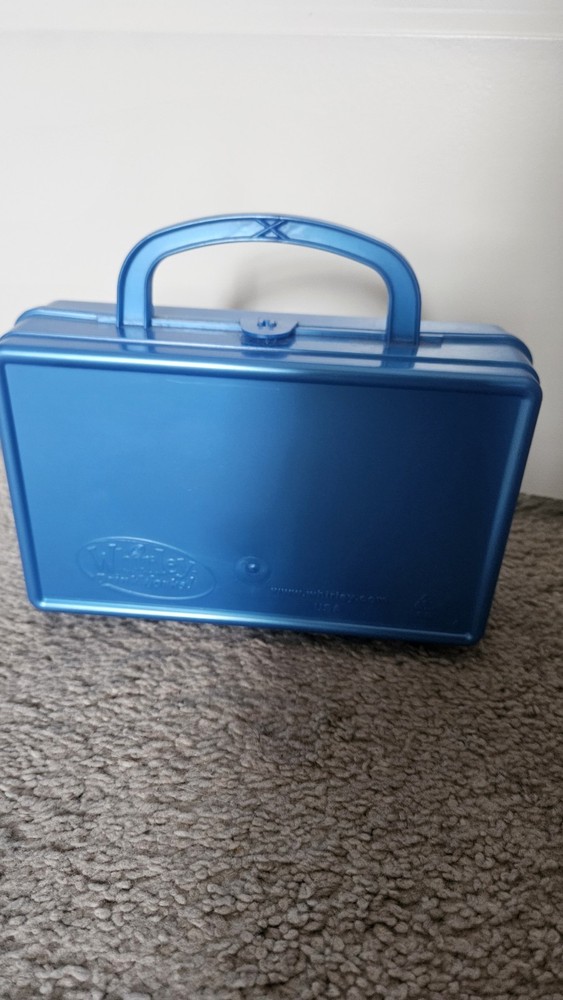 Hershey World souvenir plastic lunchbox blue with Hershey characters