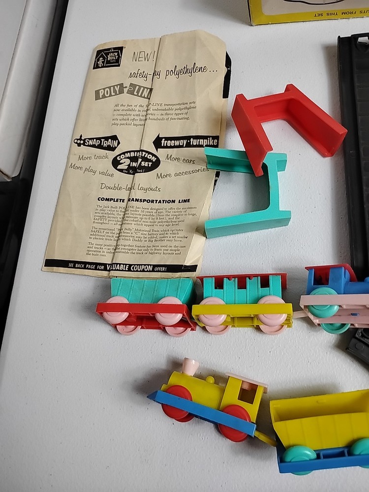 RARE Jack Built Snap Train set Vintage 25 pcs