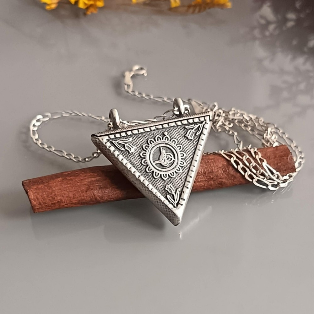 Vintage snuff box silver pendant