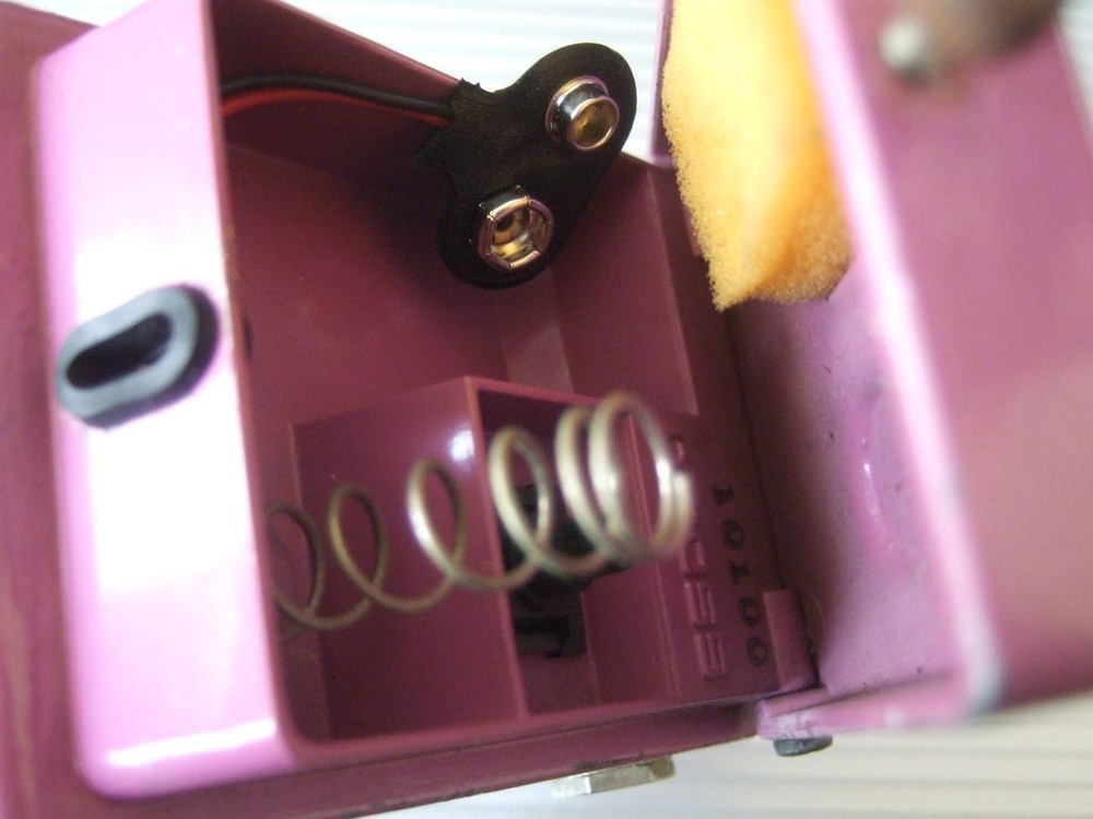 Silver screw BOSS BF-2 Flanger