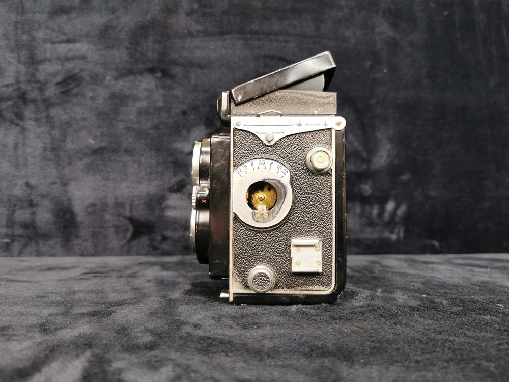 Vintage Yashica-Mat Model Copal MXV Camera