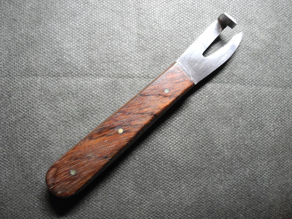 WW2 old German can opener "Rostfrei Germany".