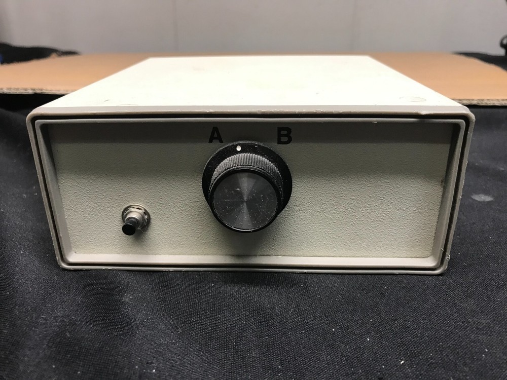 Vintage 2-Way VGA & PS/2 Data Transfer KVM Switch Box