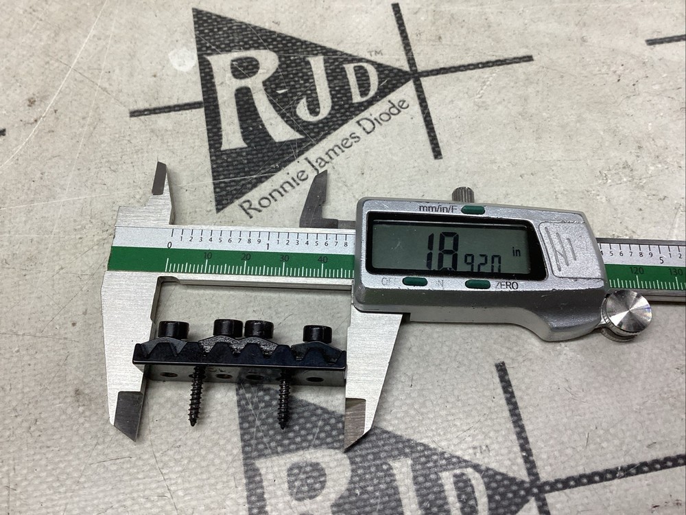 Gotoh Japan 7 String Locking Nut Black