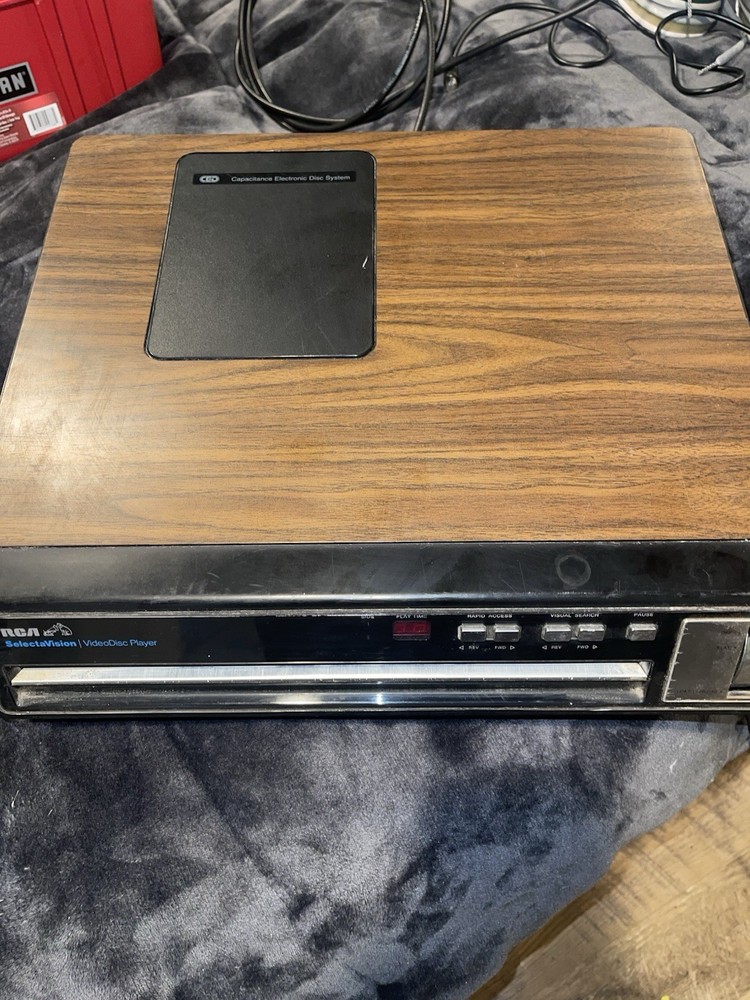 RCA SelectaVision CED Video Disc Player Model SFT 100 W - Powers Spins -Untested