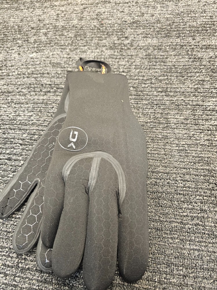 Dakine Cyclone Kiteboarding Gloves 5mm Medium Size