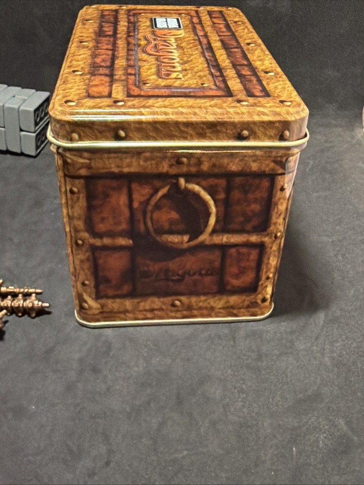 Mega Bloks Dragons War Chest Tin with 3 Figures