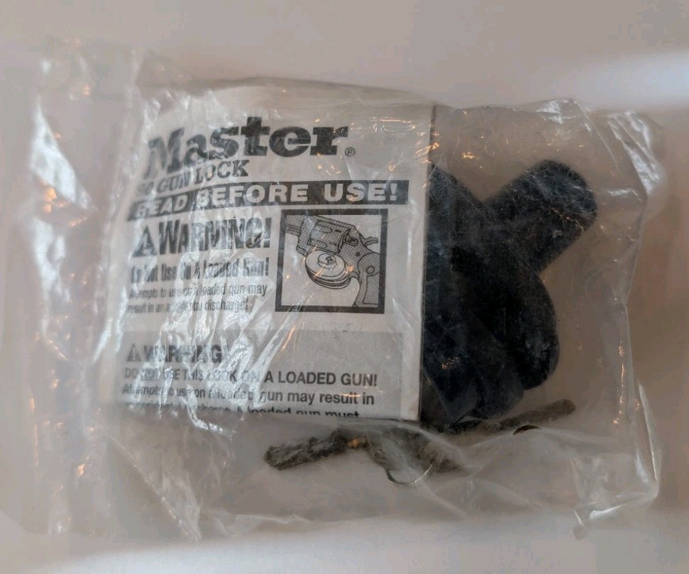 Master Lock 90 Gun Lock Trigger Lock with 2 keys