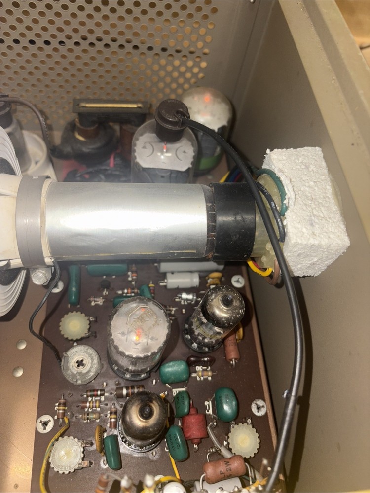 B&K 1968 Precision Model 1077B Television Analyst Powers On!