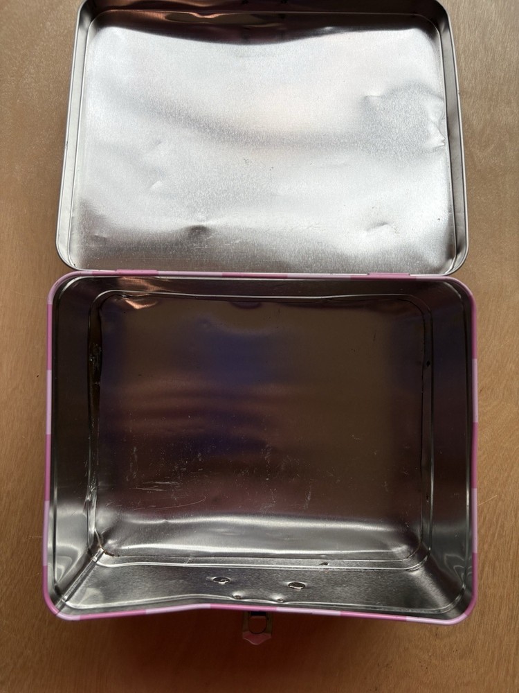 Hello Kitty Circus Theme Metal Lunch Box - Read Description