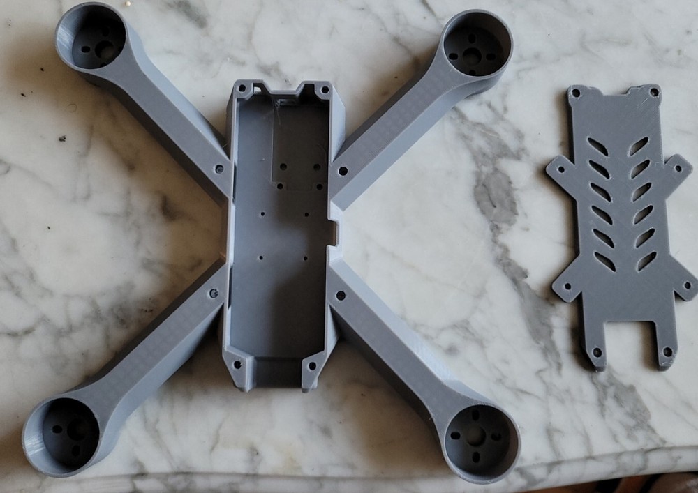 3D Printed FPV Race Drone Frame by MikeTheSpike02