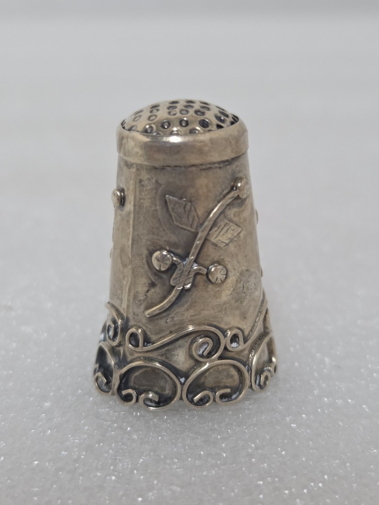 Sterling Silver Ornate Thimble Scroll Leaf Pattern Scalloped Edge Vintage