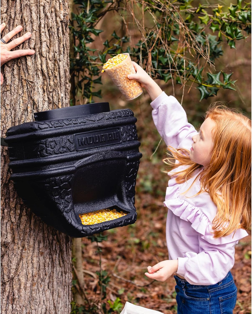 Feed Bin - Gravity-Fed 6-Gallon Feed Bin - Easy Tree/Post Mount -40 Lb Capacity