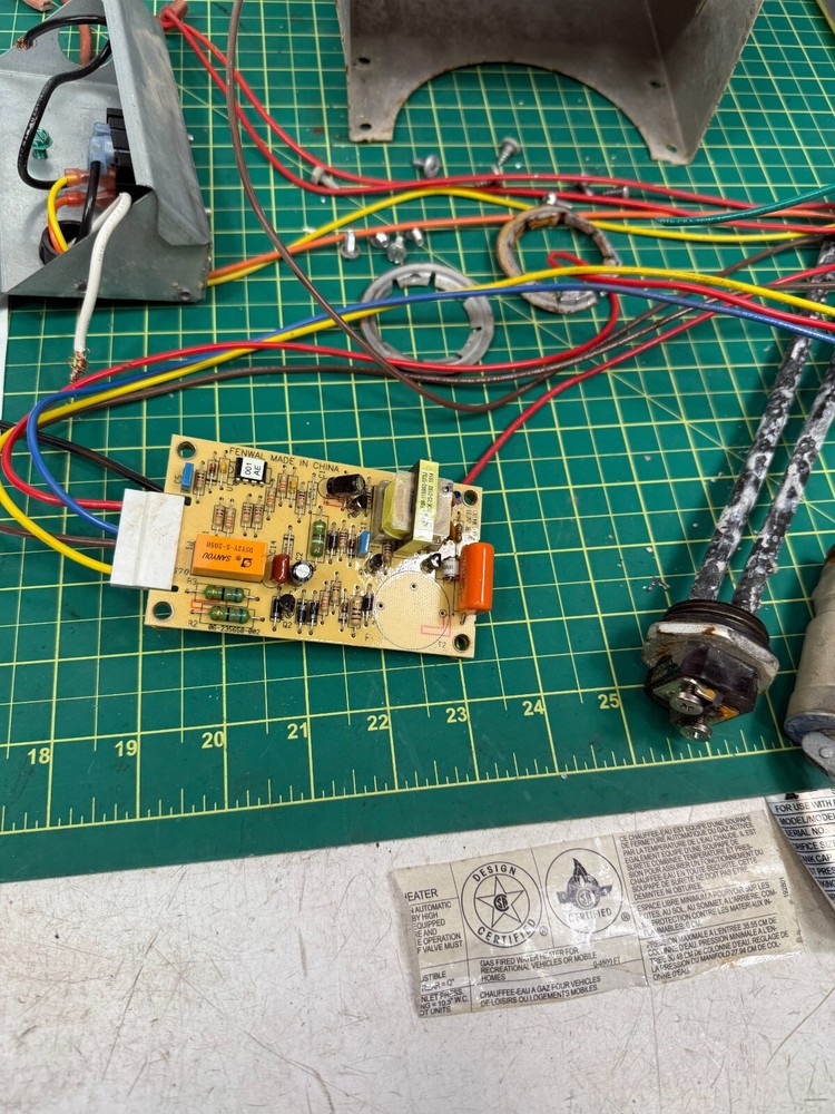 Suburban DSI Gas Electric Water Heater SW10DEL 10 Various Parts Bundle