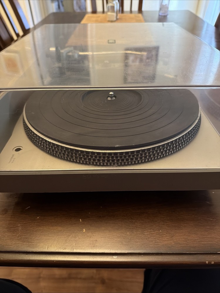 Technics SL-1950 Automatic Direct Drive Turntable Record Player Powers On