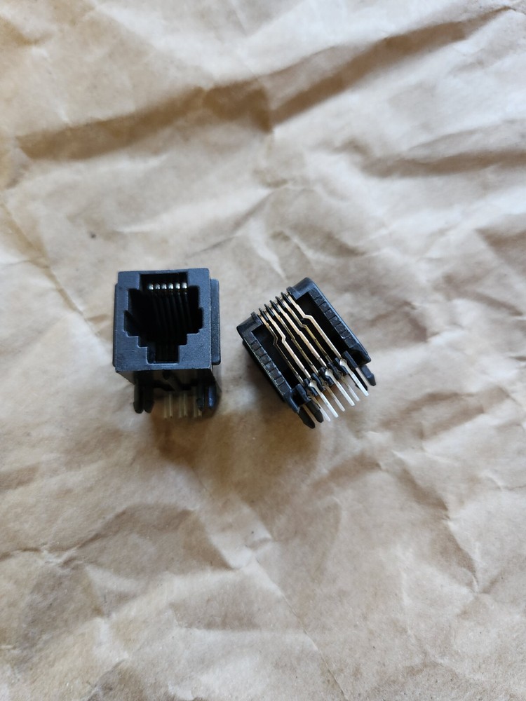 5520250-3 (6 PIN MODULAR PHONE JACK PC MNT RT ANGLE)