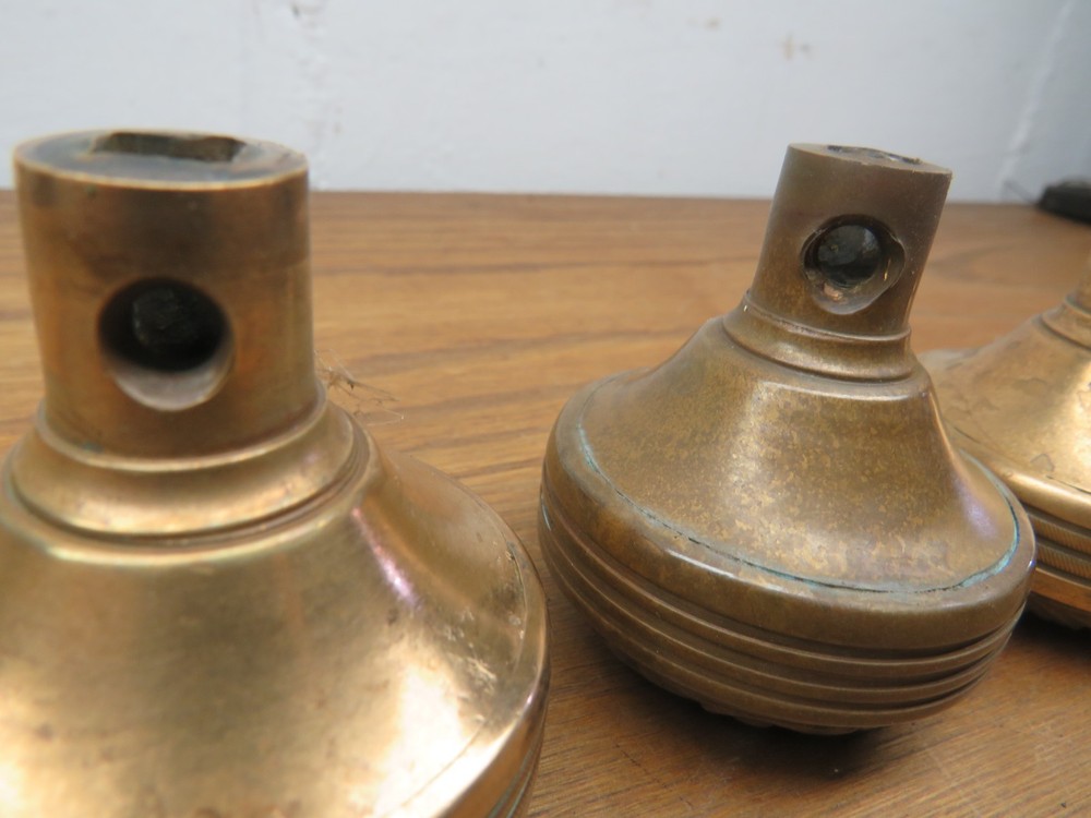 3 OLDDOOR KNOBS & ESCUTCHEON