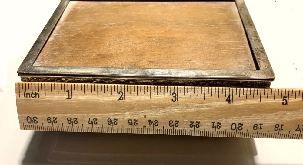 BEAUTIFUL - Vintage Dutch 833 Silver Repousse Box