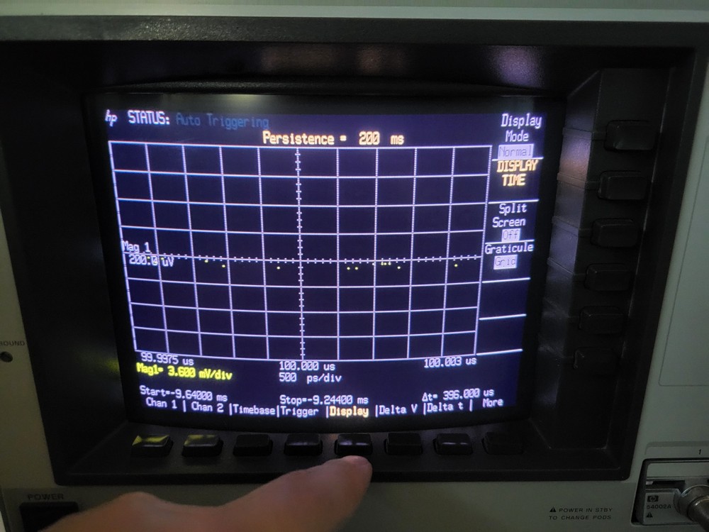 Hewlett-Packard 54110D Digitizing Oscilloscope Parts (Powers On, Untested)