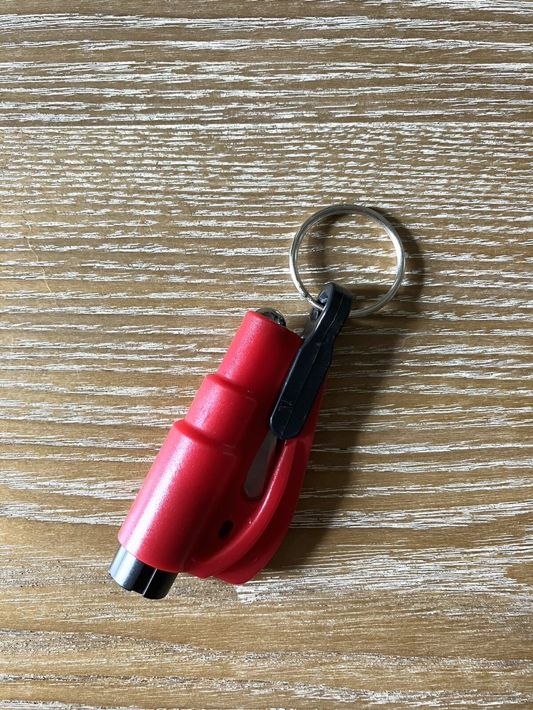 Key Chain Window-Punch & Seat Belt Cutting Tool