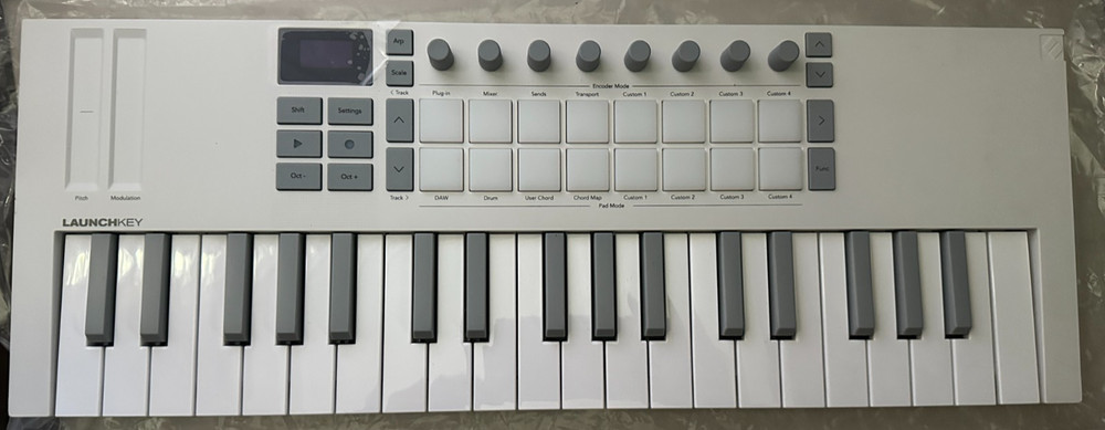 Novation Launchkey Mini 37 MK4 37-key Keyboard Controller - White