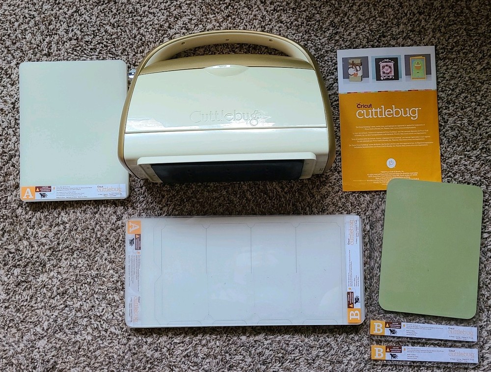 Craft Die Cutter CUTTLEBUG Machine with handle Cream Color