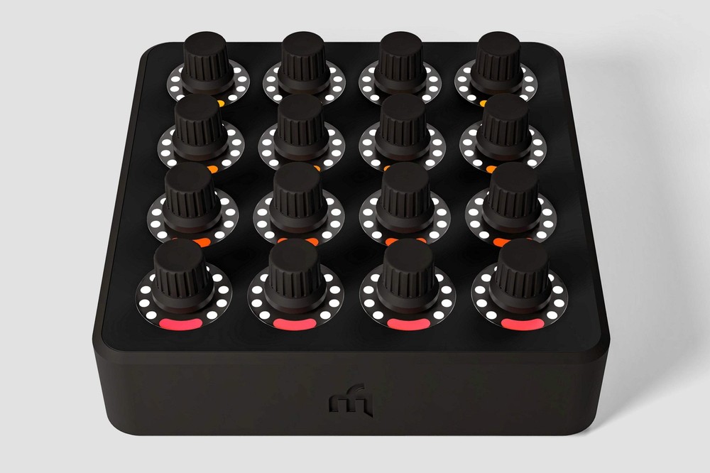 DJ TechTools Midi Fighter Twister - 16 Endless Encoder MIDI Controller