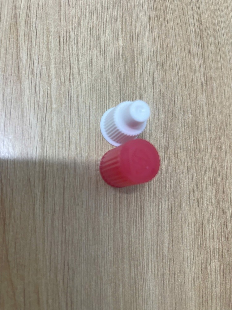 White Dispensing Lid with Precision Spout