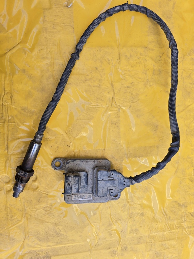 Volvo/Mack Outlet NOx Sensor OEM Original Sensor