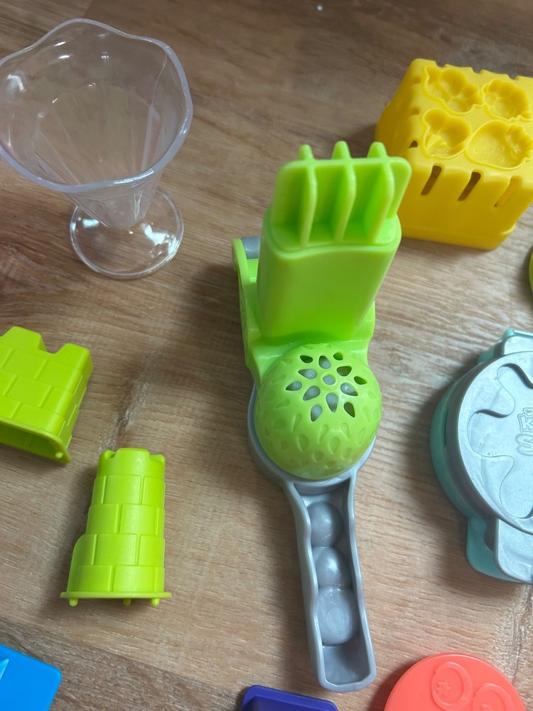 Play-doh Kinetic Sand Tools Lot, 40+ Pieces, Mixed Sets