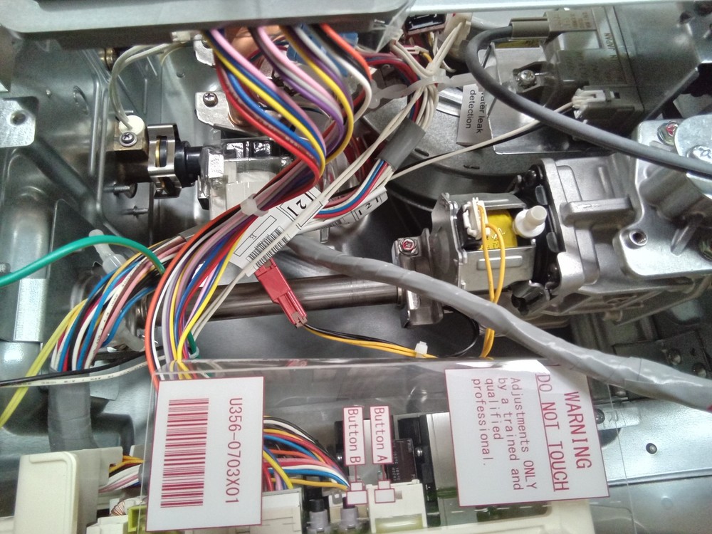 Rinnai RE199eP Outdoor Tankless Water Heater 199K BTU Propane Gas FOR PARTS