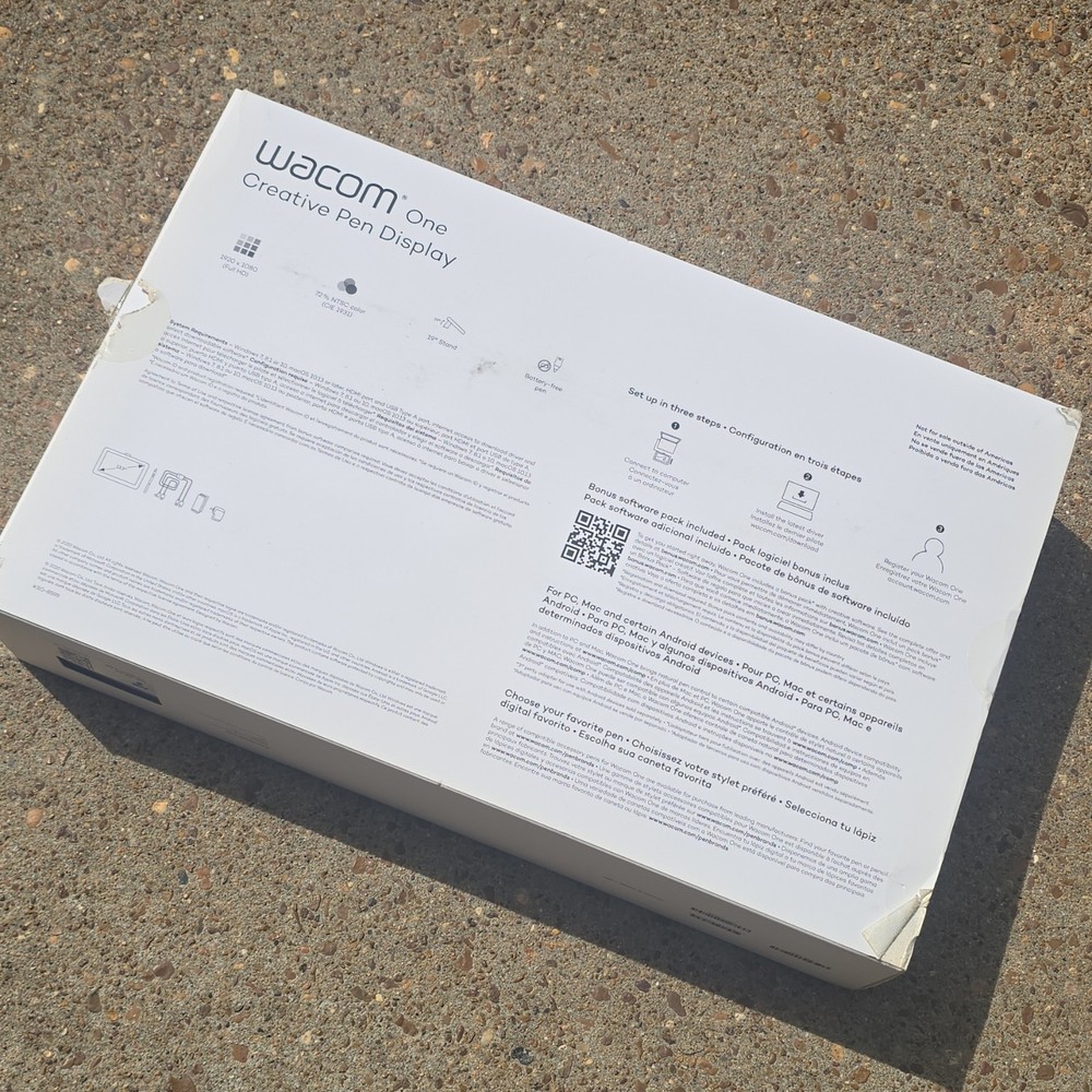 Wacom One Creative Pen Display Graphics Tablet DTC133W0A Wired