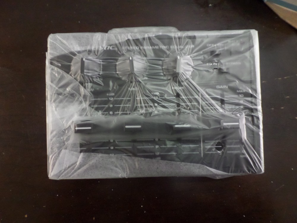 Realistic 32-1106 Stereo Parametric Equalizer W Box & Manual