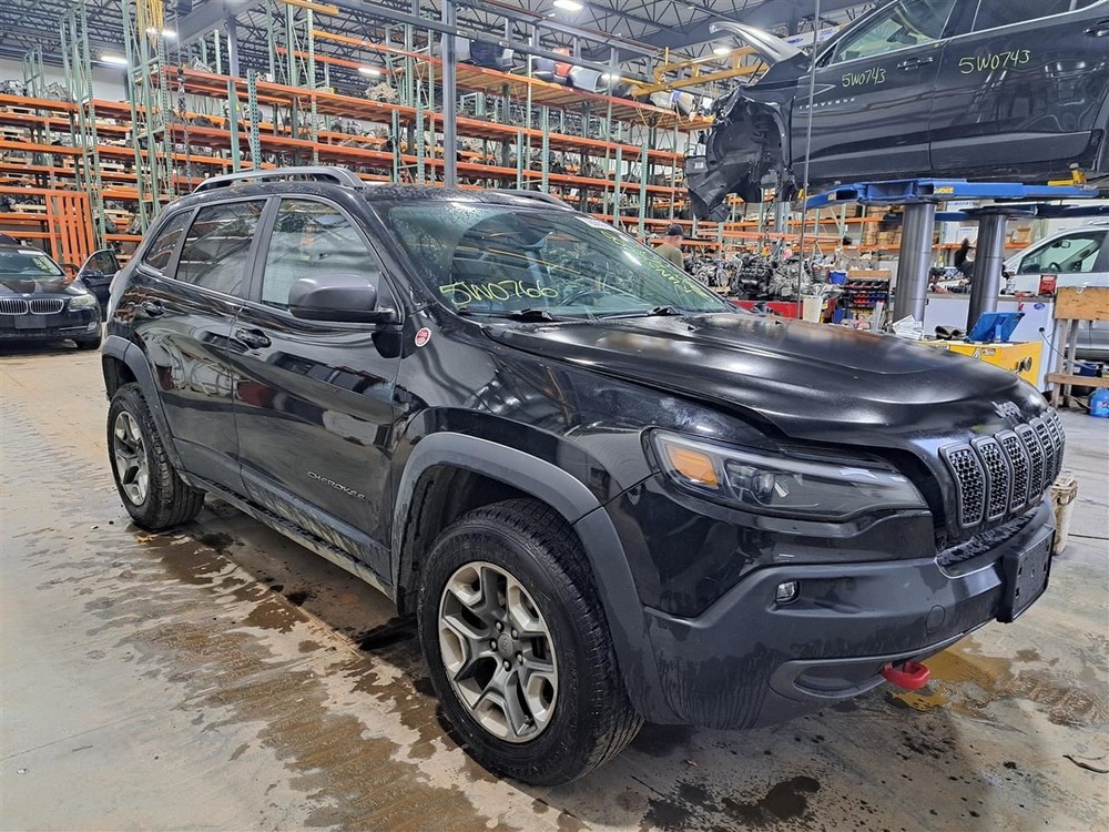 2019 Cherokee Camera/Projector Sku#4270631