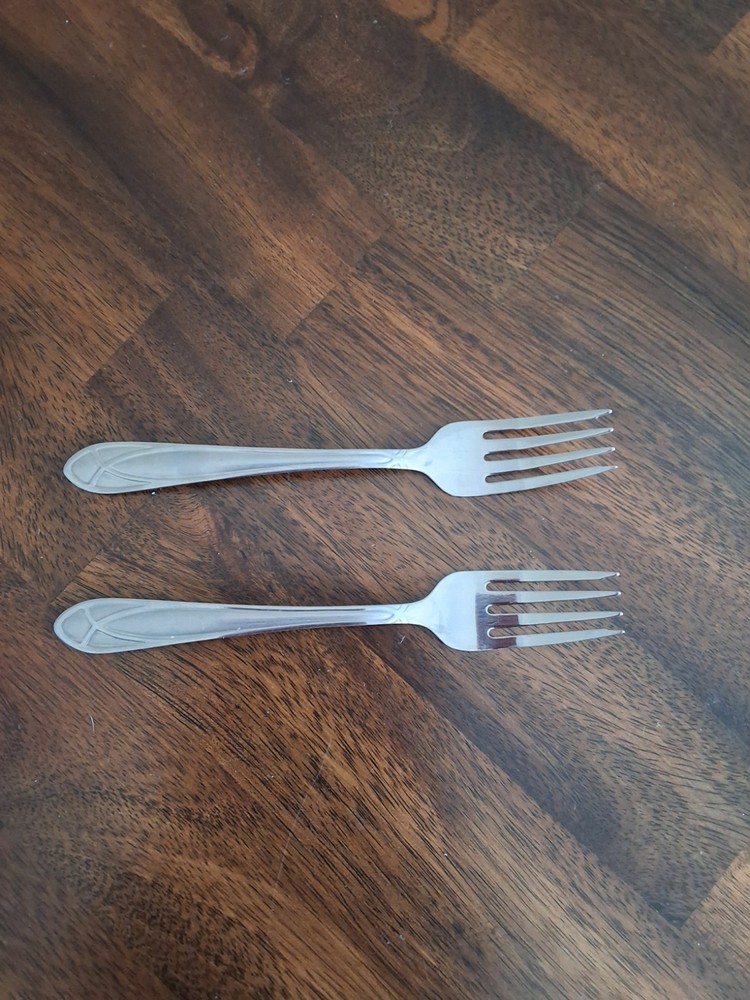 Pflatzgraff Flatware With Mirage Frost Pattern. Set Includes 10 Pieces Total.