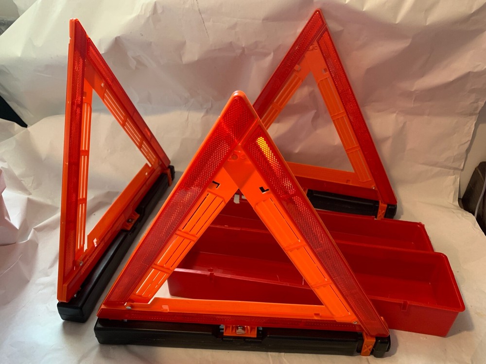 Triangle Reflector Warning Kit