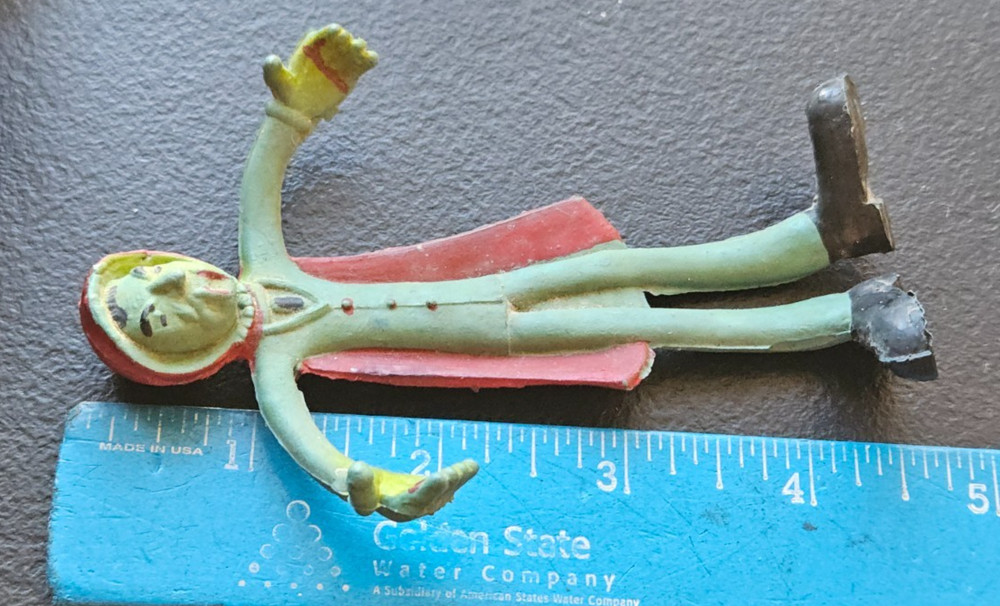 VAMPIRE / DRACULA GREEN / RED BENDABLE FIGURE.
