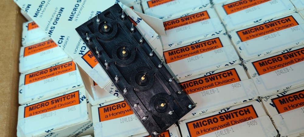 Micro Switch Honeywell Push Button Switch 104LE8-1 104LE8