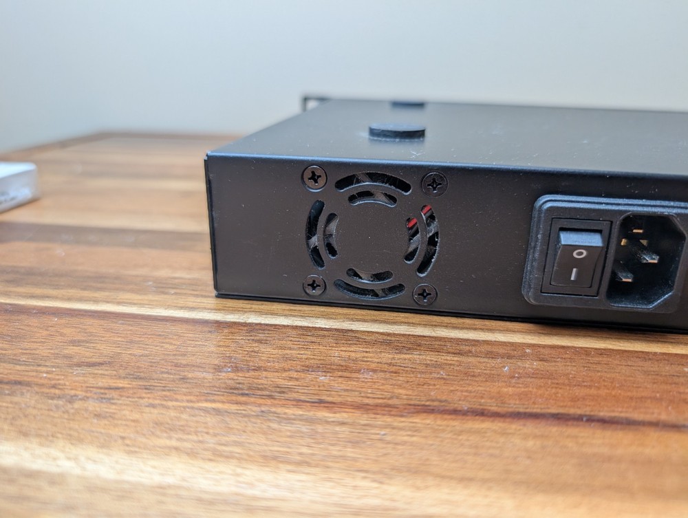 TRENDnet TPE-T160 Rack-Mountable Ethernet Switch