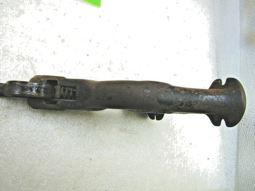 Stud/eyelet setting machine by GEM