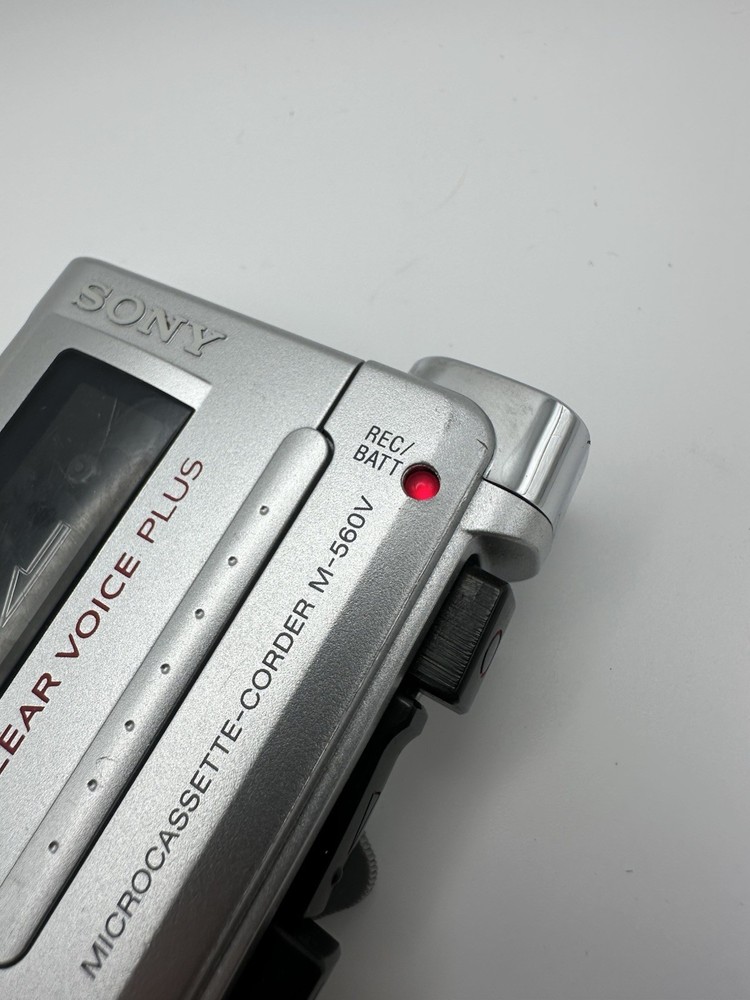 Sony Microcassette-Corder M-560V VOR Silver Handheld Voice Plus Recorder