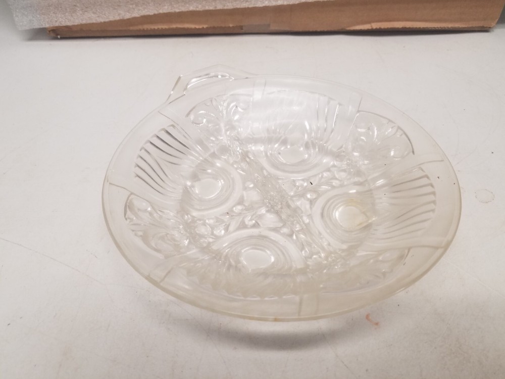 7.75" Clear Glass Divided Relish dish with Handle