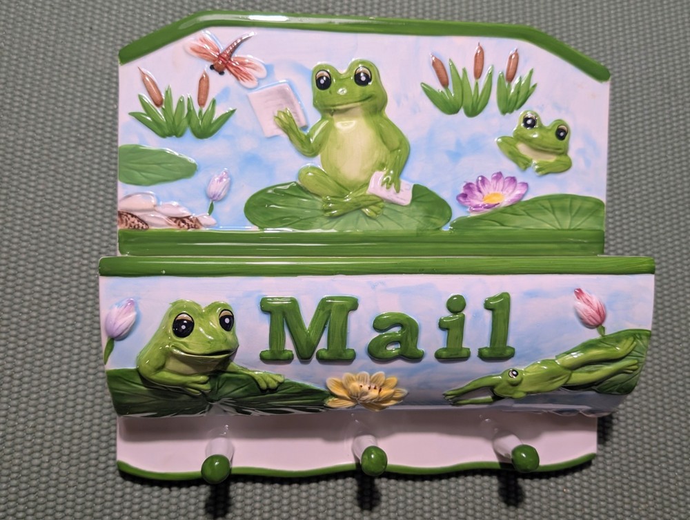 KMC Frog Hand Painted Fine Ceramicware Key & Mail Holder