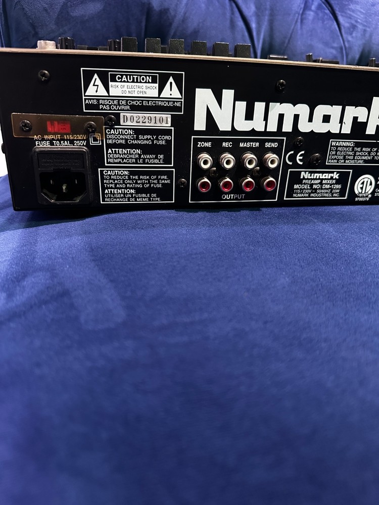 NUMARK DM1295 Rackmount DJ Mixer, 4 channels, Sampler