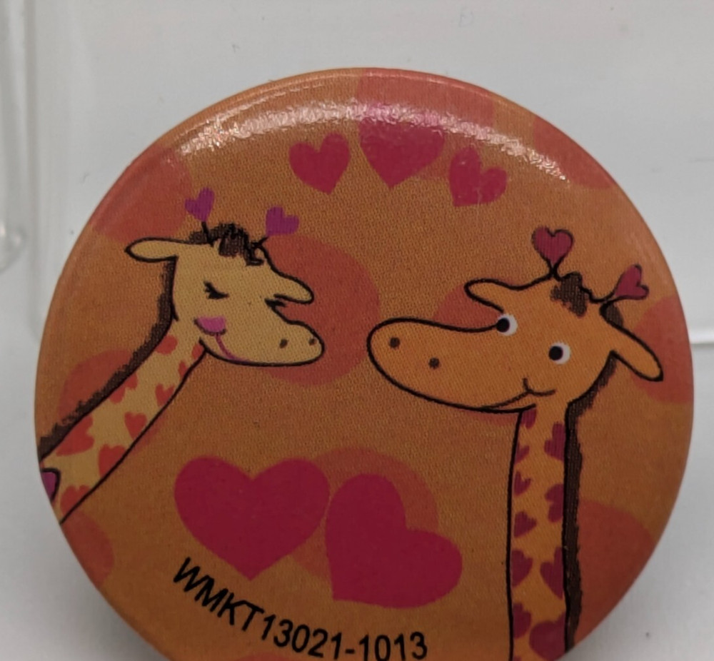 GIRAFFE LOVE Badge Button Pinback